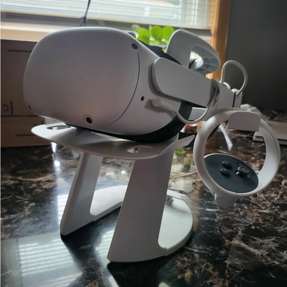 Vr with console and extra battery.